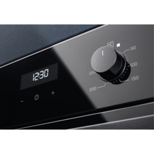 Horno Electrolux OEF5H50BK 65L Negro | SurroundCook Multifunción Clase A Eficiente