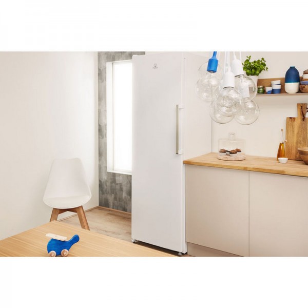 Congelador Vertical Indesit UI8F2CW1 187x60cm E No Frost